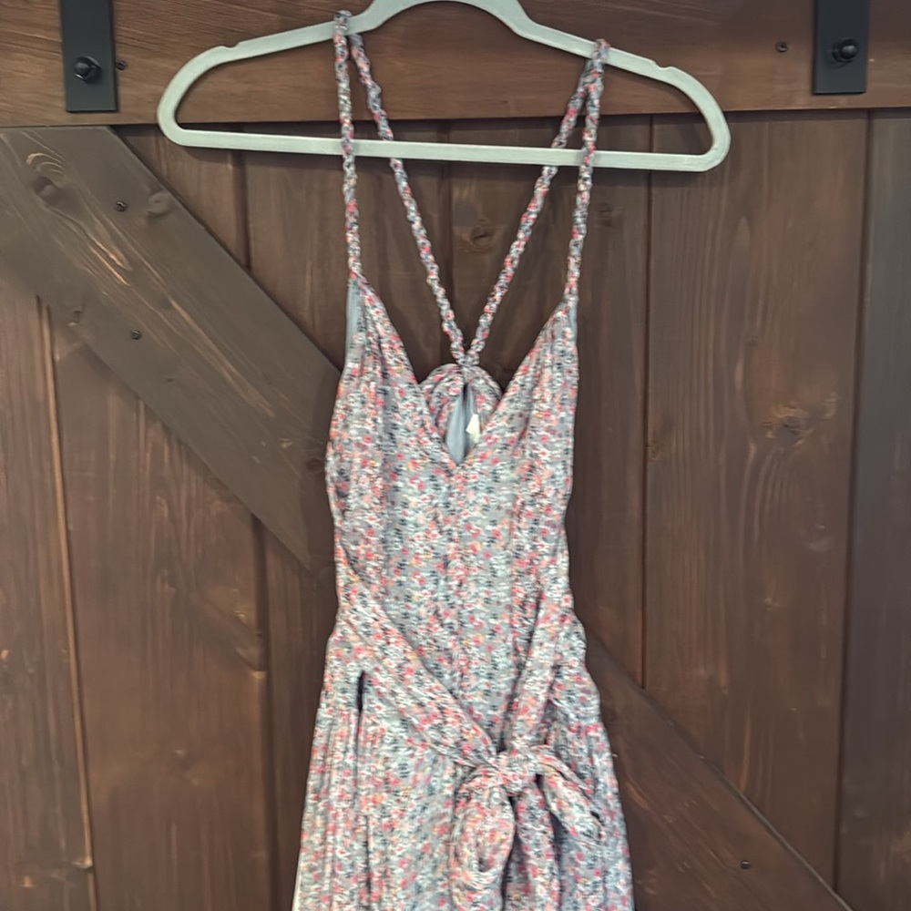 ASTR the Label Eartha Floral Maxi Dress in Blue & Pink Multi Ditsy. Size Medium - Picture 11 of 12